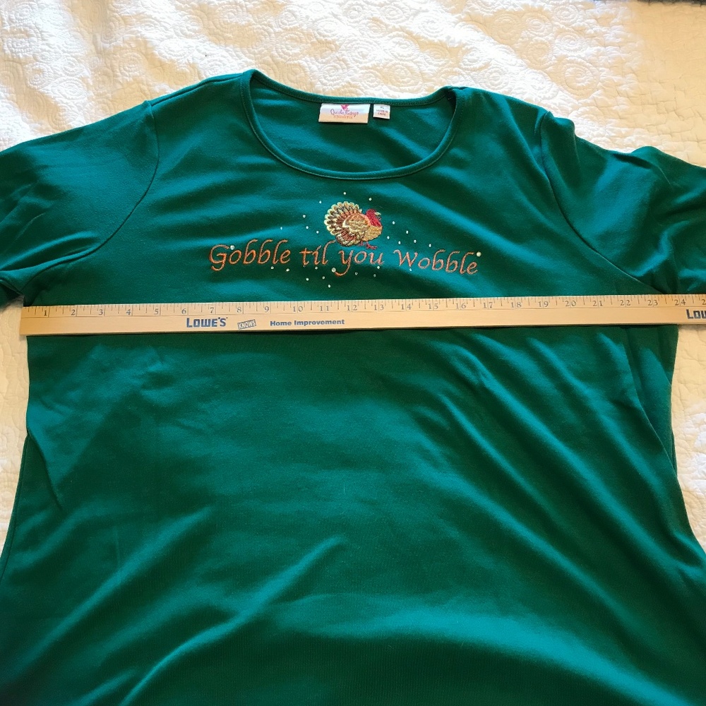 QF green short sleeve top with embroidered “Gobble til you Wobble” (XL) - Picture 8 of 14